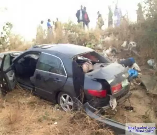 Graphic pics: Couple and their two children involved in fatal accident in Gombe state